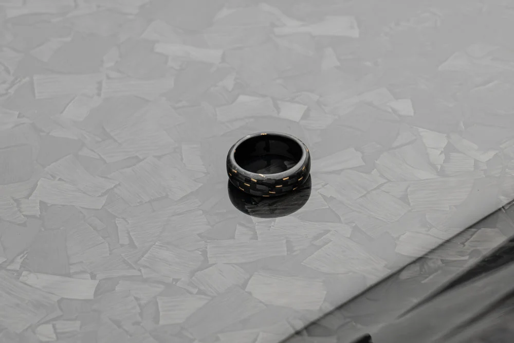 Mansory carbon ring with gold wire - Image 4