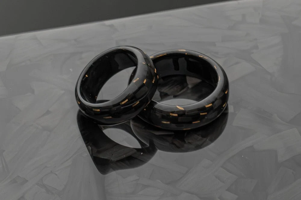 Mansory carbon ring with gold wire - Image 5